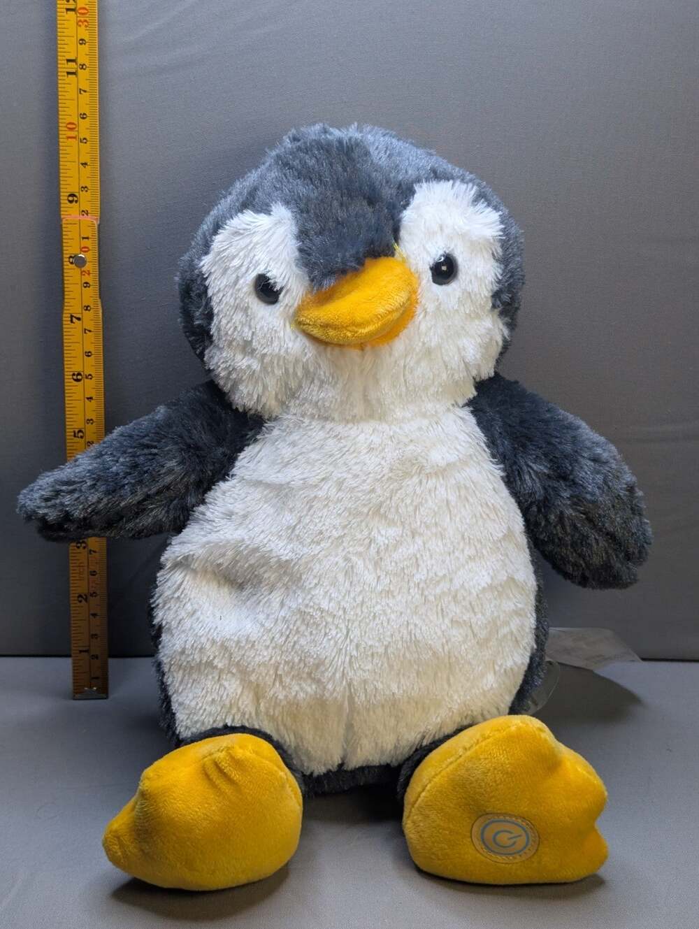 Health Touch Huggable Penguin Plush MassagerVibrating Gray White 10 Inch Tested
